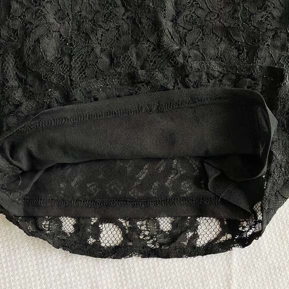 Black mesh and lace sleeveless top - Picture 6 of 10